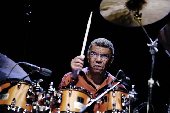 CAZ EFSANESİ ABDLİ DAVULCU JACK DEJOHNETTE YAŞAMINI YİTİRDİ